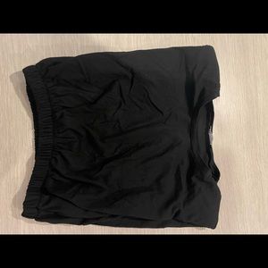 Black shoulder pad tee